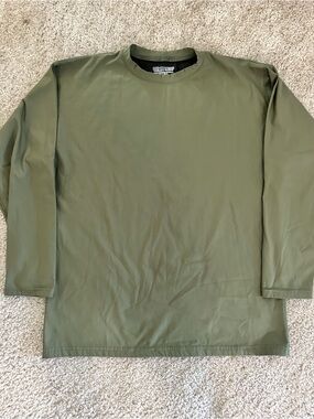 Classic Olive Green Long-Sleeve Crewneck Shirt Warming Layer